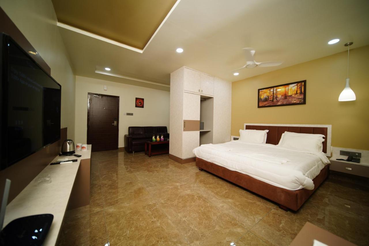 Hotel Kumbhakarna Guntūr Dış mekan fotoğraf